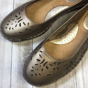 White Mountain Flats size 9